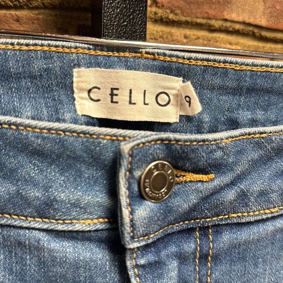 Cello Women’s Distressed Skinny Jeans Size 9 NEW - Picture 3 of 6